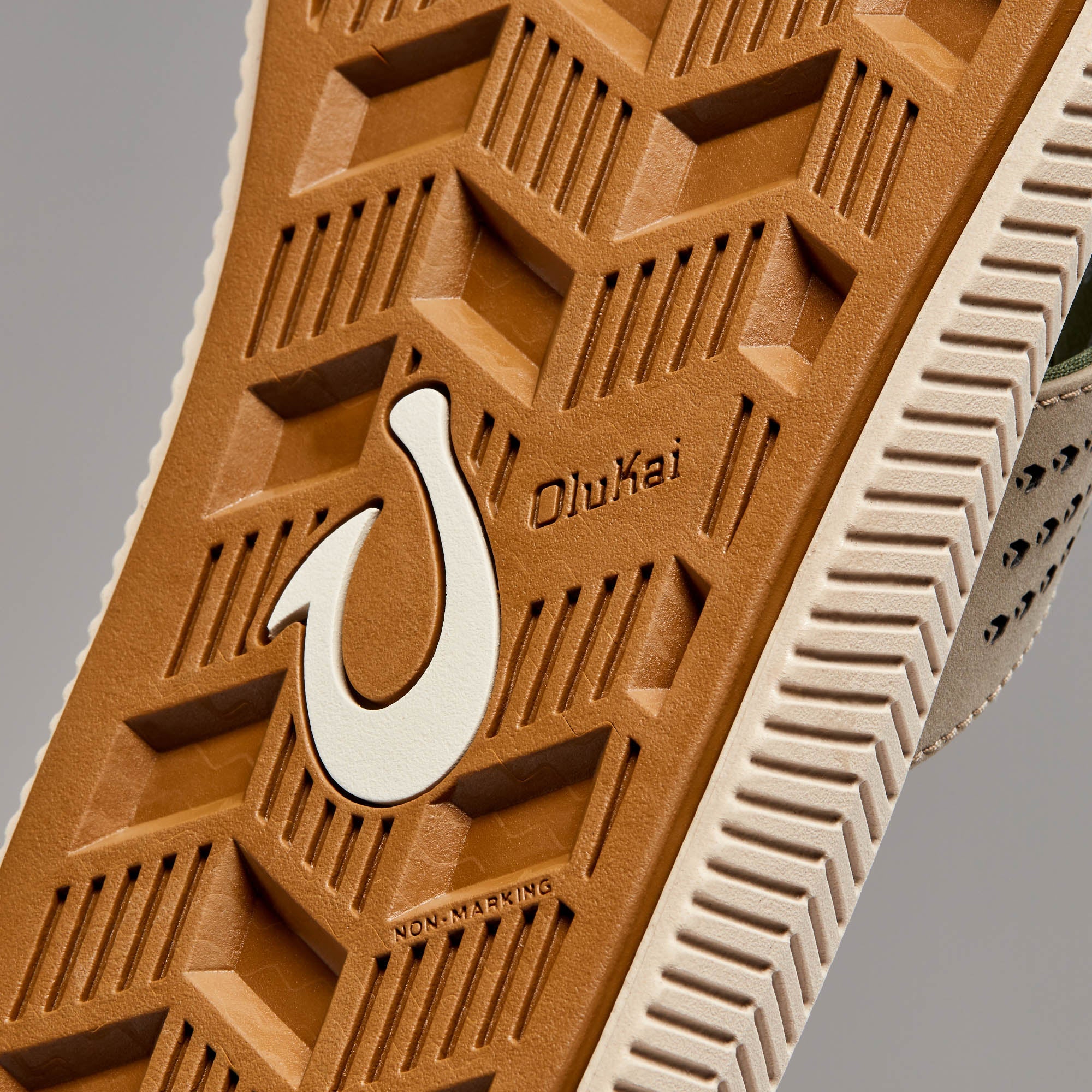 Ulele – Clay / Mustang